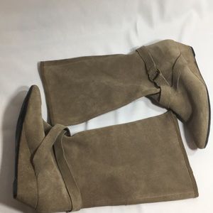 DKNYC DONNA KAREN SUEDE BOOTS